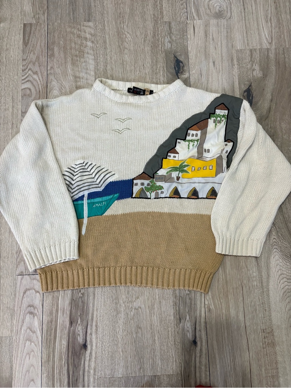 Vintage women’s coast scene sweater